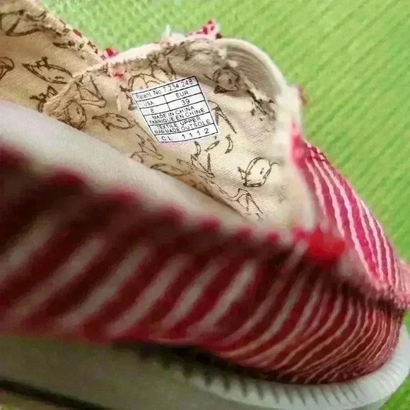 Sanuk slip on casual flat loafer shoes red and white stretch size 8USA - Picture 14 of 14